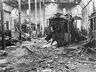 Fliegerangriff Wagenhalle