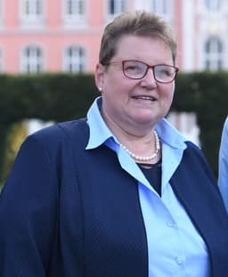 Ansprechpartner Christine Adams