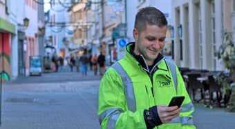 Sebastian Adams Innenstadt WLAN Handdy 340px